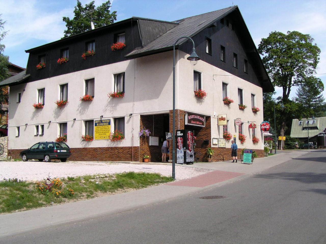 Hotel Anna Harrachov Exteriör bild